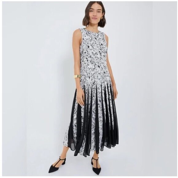 Tuckernuck Dresses & Skirts - Tuckernuck Gray Gardens Andi Dress NWT Size 0 Retail $298